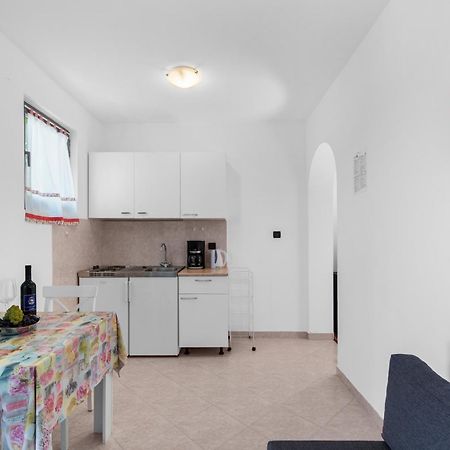 Apartments Villa Falcon フンタナ エクステリア 写真