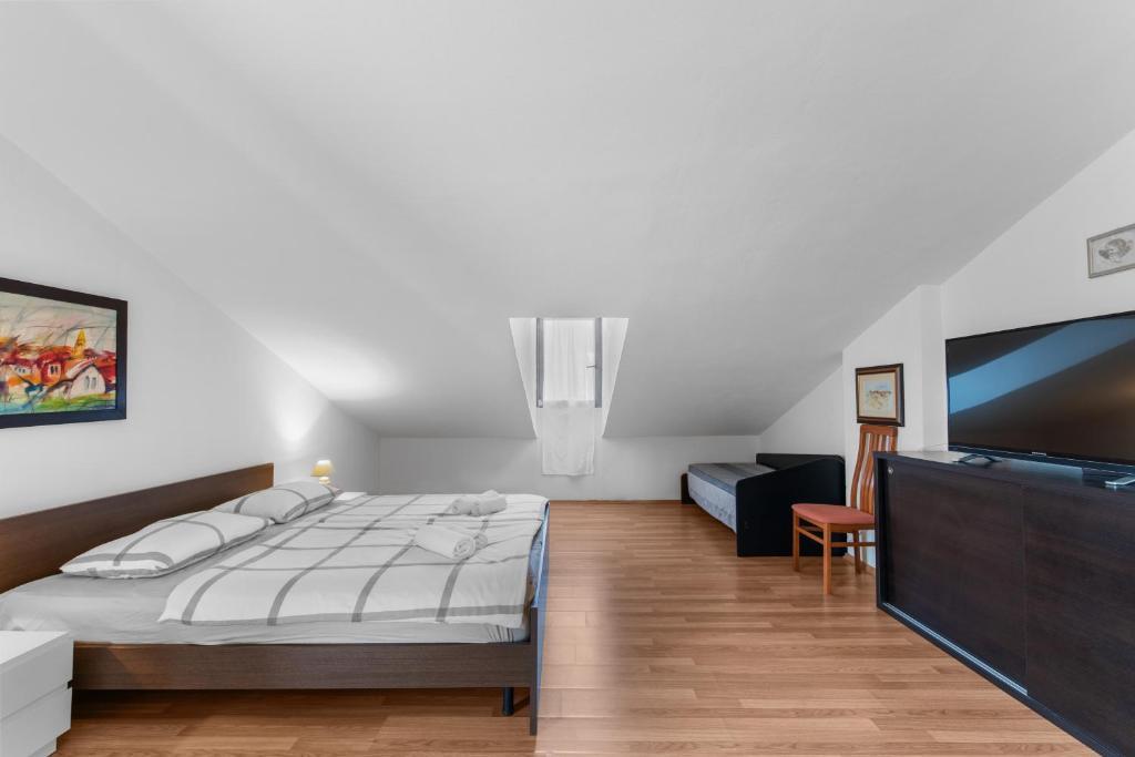 Apartments Villa Falcon フンタナ エクステリア 写真