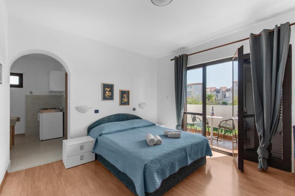 Apartments Villa Falcon フンタナ エクステリア 写真