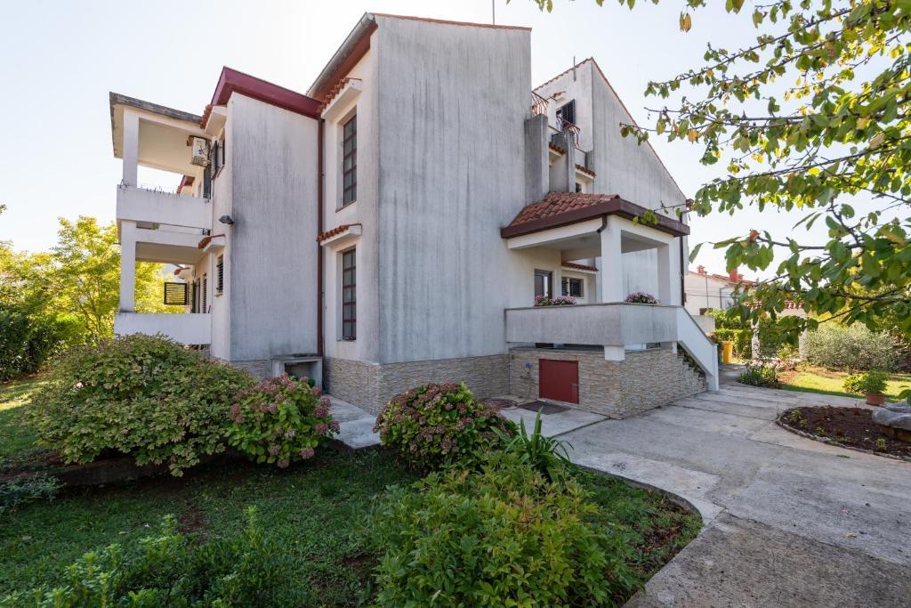 Apartments Villa Falcon フンタナ エクステリア 写真