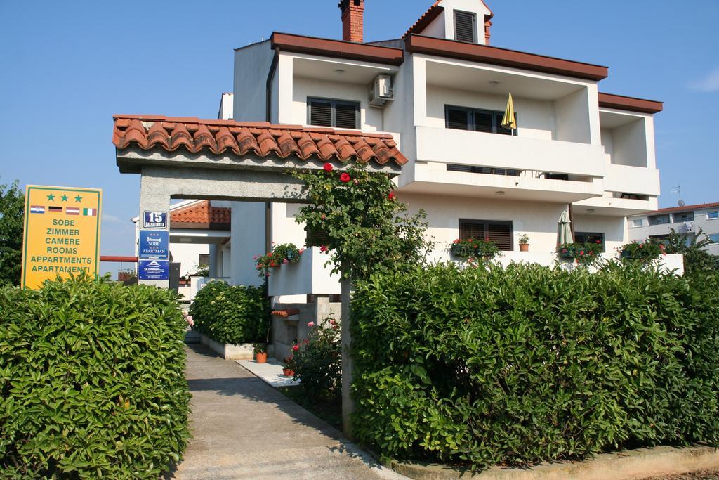 Apartments Villa Falcon フンタナ エクステリア 写真