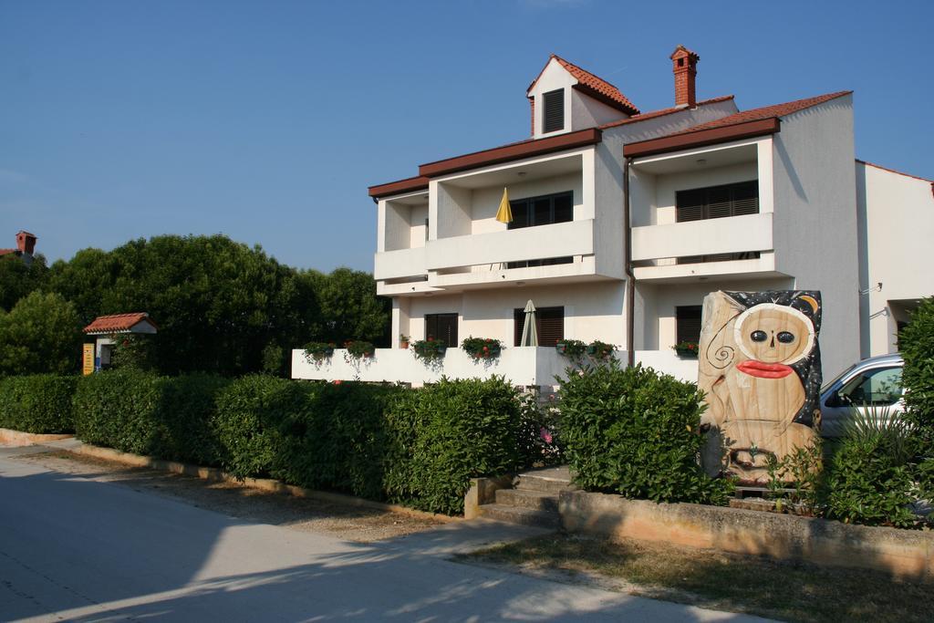 Apartments Villa Falcon フンタナ エクステリア 写真